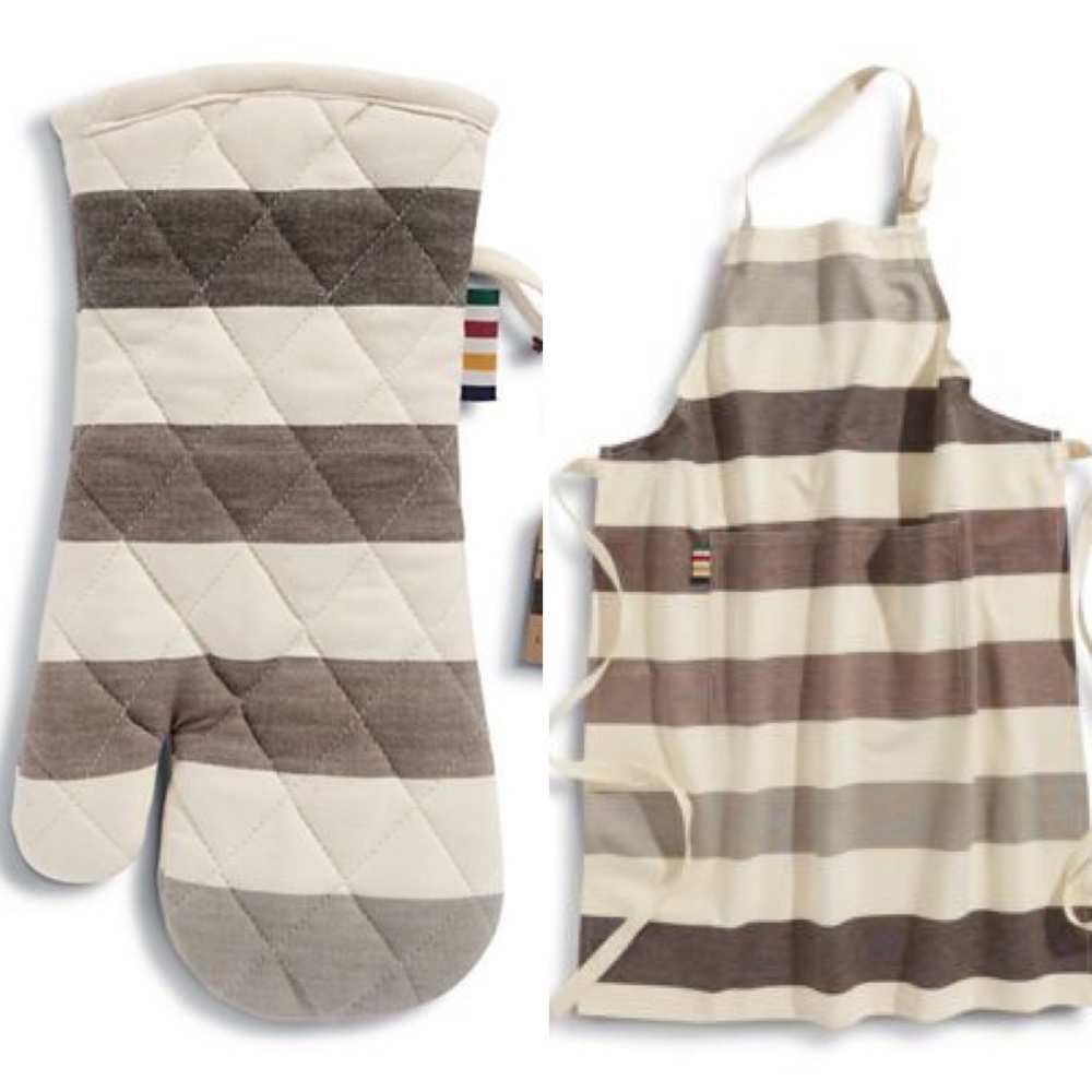 The Bay Limited Edition Apron and Oven Mitts Set